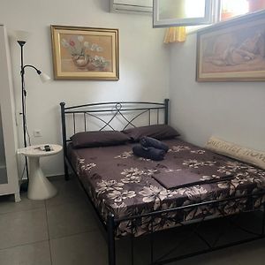 Centrally Located Private Rooms